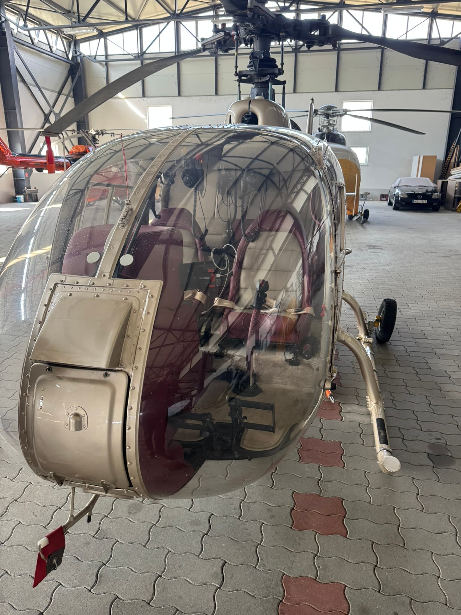 Hydroplan Nord – OEM/gyári minőségű helikopter szélvédők és műanyag alkatrészek
